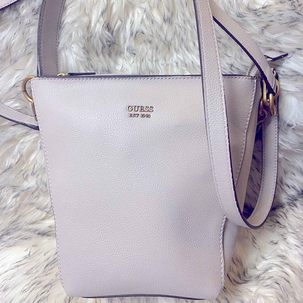 Guess  Cami Crossbody bucket bag